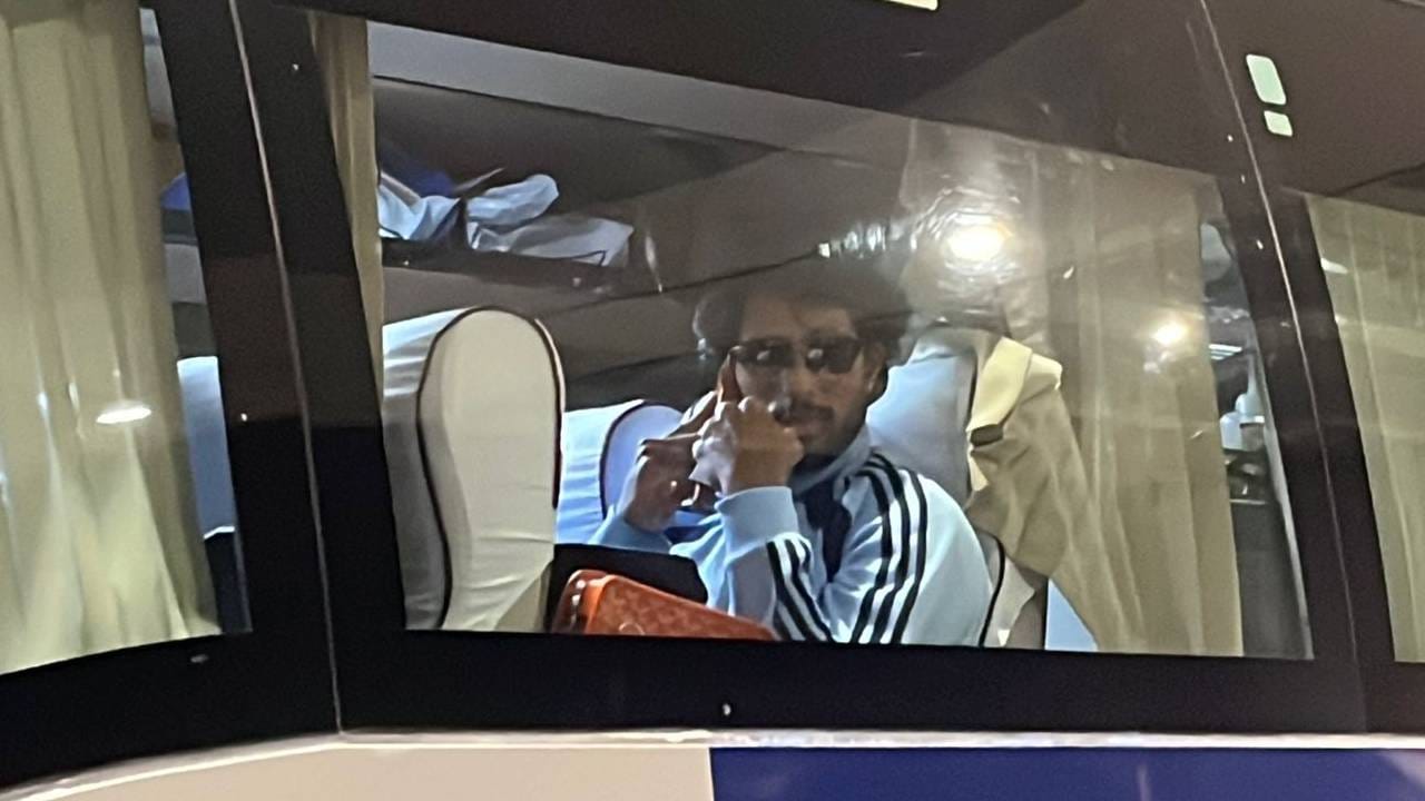 UP: Indian team arrives in Lucknow, players seen busy on phones; T20 match against South Africa is on De