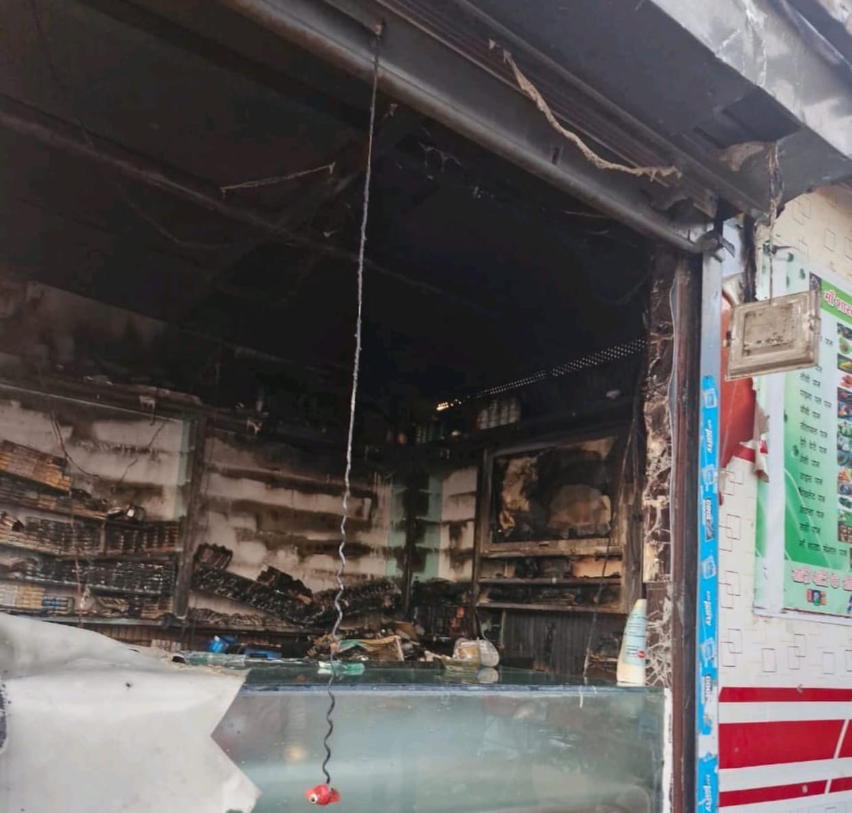 Indore: Two miscreants attacked a shopkeeper from a petrol pump in Indore, the shop was burnt.