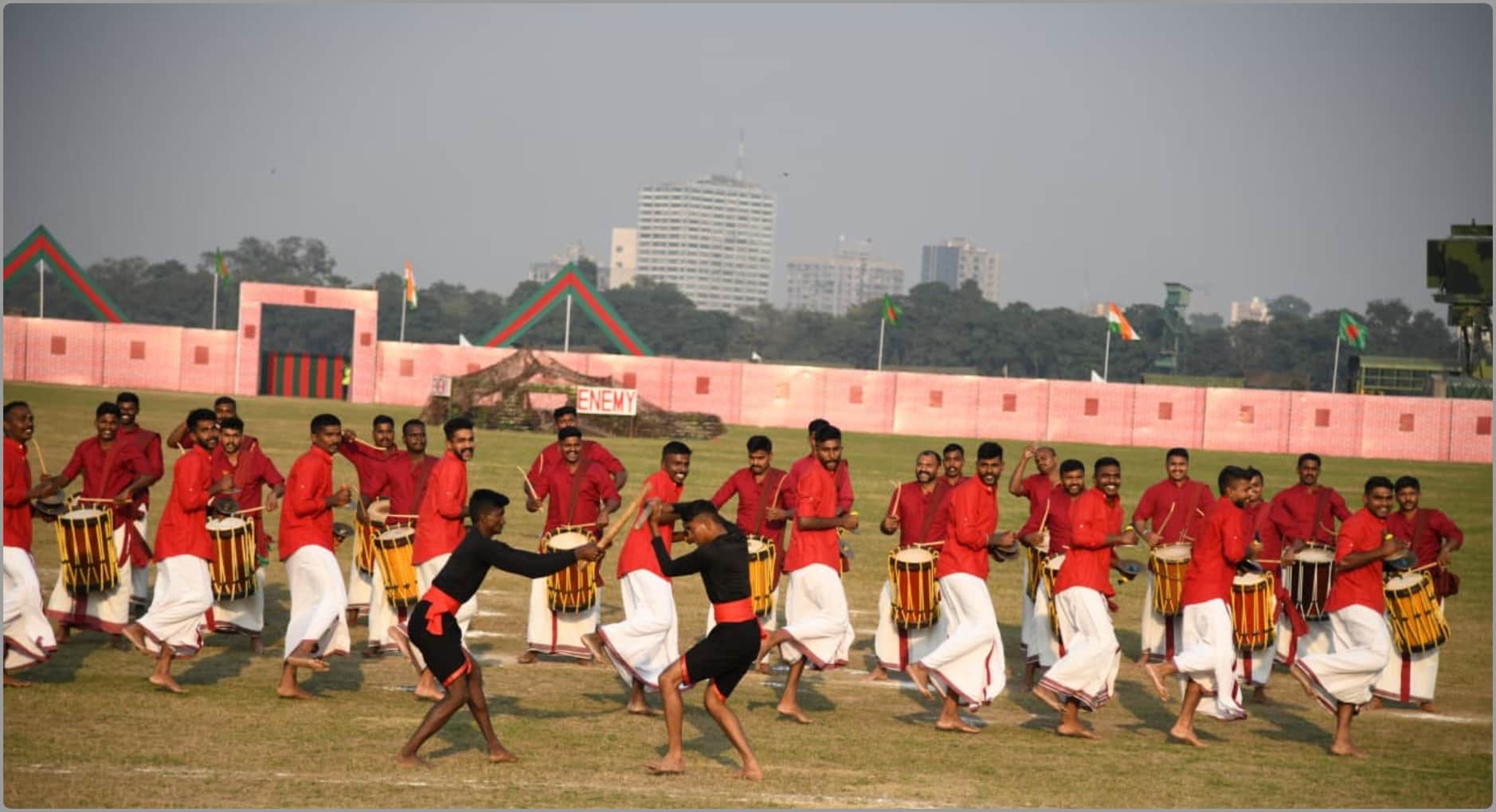 Vijay Diwas 2025: On the eve of Vijay Diwas, bravehearts performed amazing stunts, mesmerizing the audience