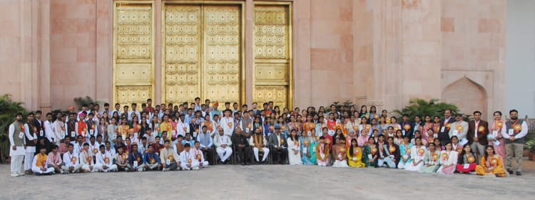 Yuwa Sansad: कोचिंग छात्रों की आत्महत्याओं पर गूंजे सवाल, छात्र बोले हम अभिमन्यु की तरह चक्रव्यूह में फंसे