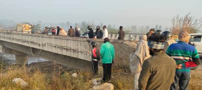 Baghpat-Meerut Highway Accident: Car Falls into Hindon River, Constable Among Two Dead