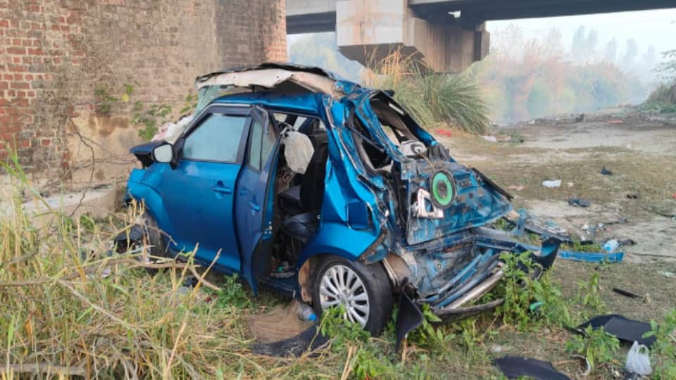 Accident: Police COP returning from an investigation, their car fell into the Hindon River; two died