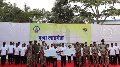 34 Naxalites surrender in bijapur and 26 had combined bounty of Rs 84 lakh