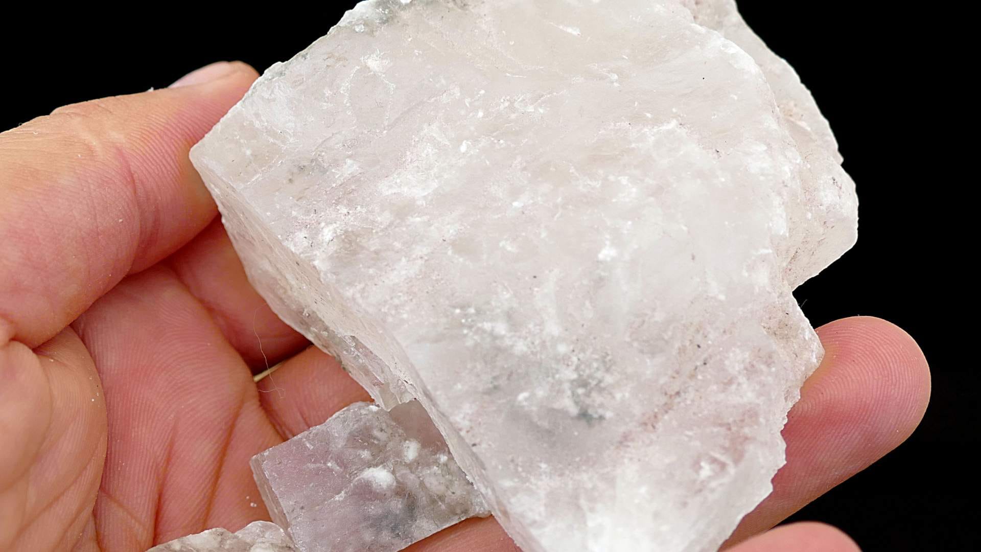 air in the cooler can be cooled by adding salt alum and camphor cooler ki hawa kaise thandi hogi