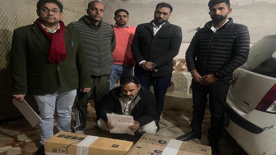 Police raided a jeweler house and recovered drugs
