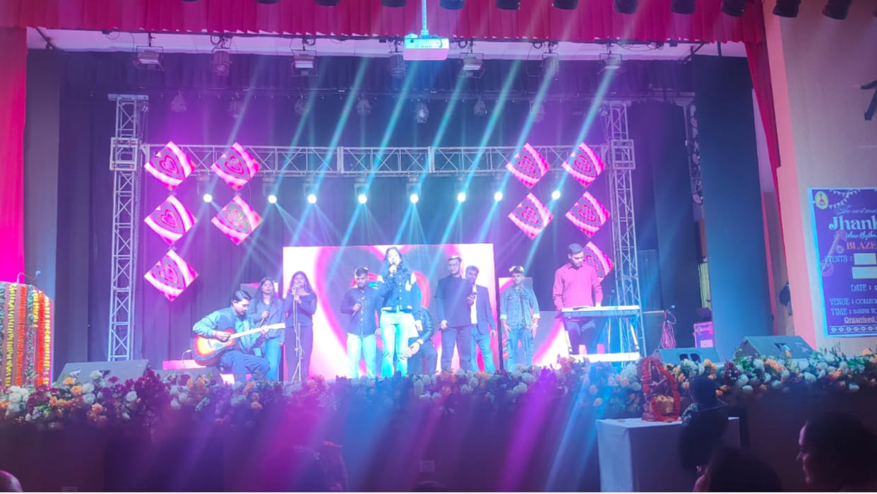 A brawl erupted over dancing to a DJ at the Blaze-2025 event at Gorakhpur Medical College news in hindi