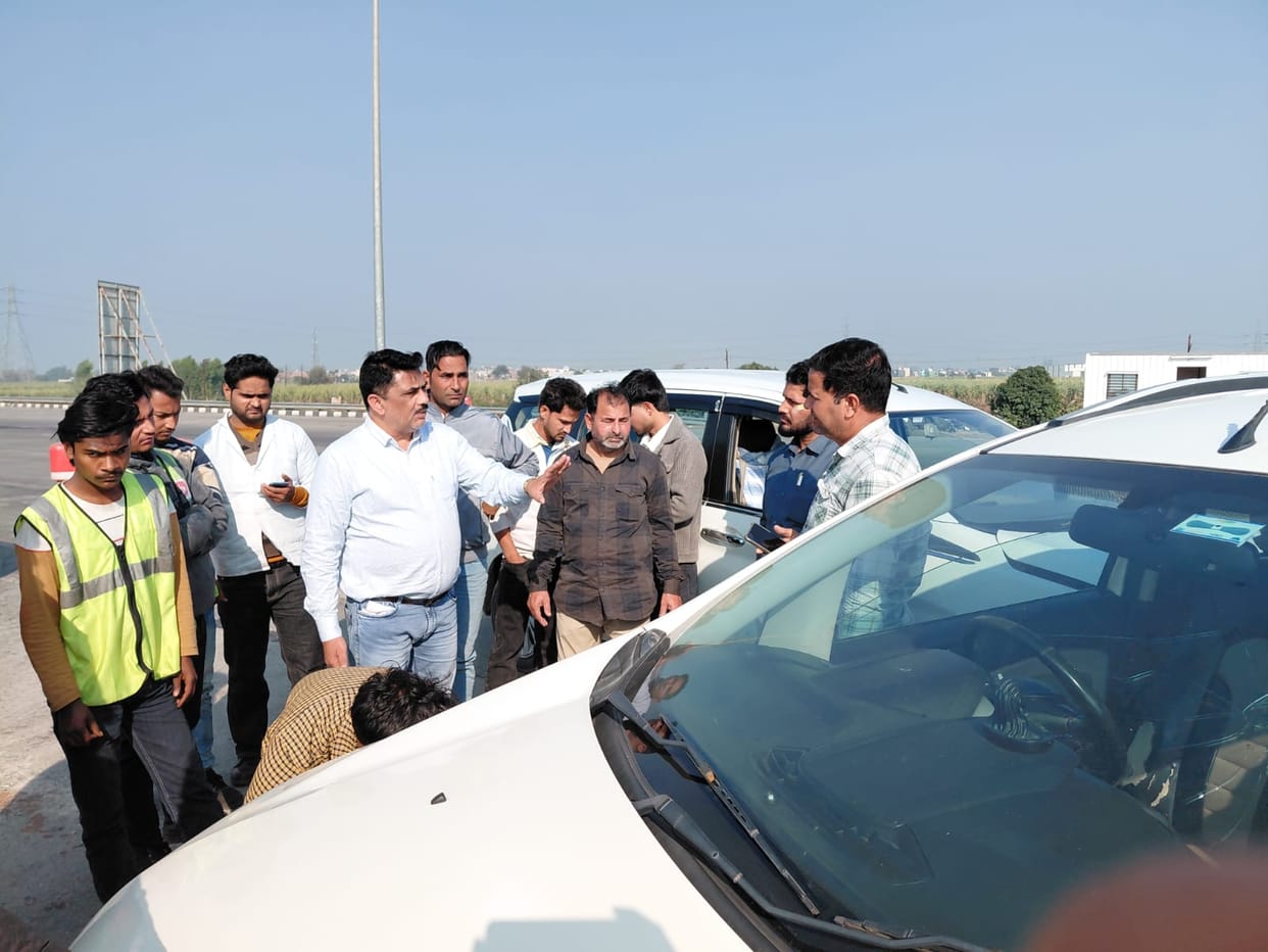 Two Cars Collide at Kashi Toll Plaza on Meerut-Delhi Expressway, Two Injured
