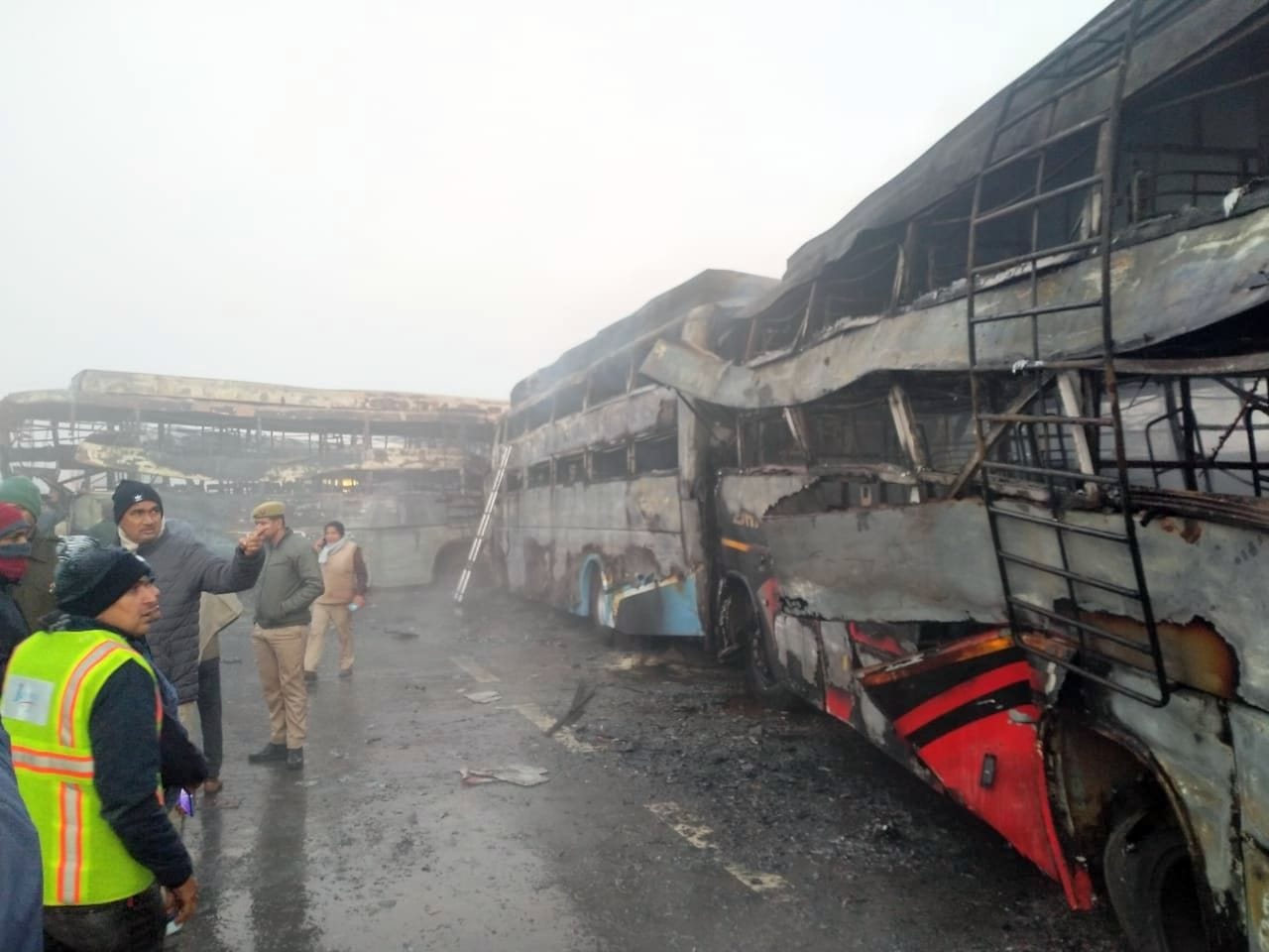 Yamuna Expressway Accident: Investigation into Yamuna Expressway accident begins, team recreate accident scene