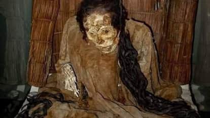 mystery of lady with long hair 2200 year old peruvian mummy possibly buried alive