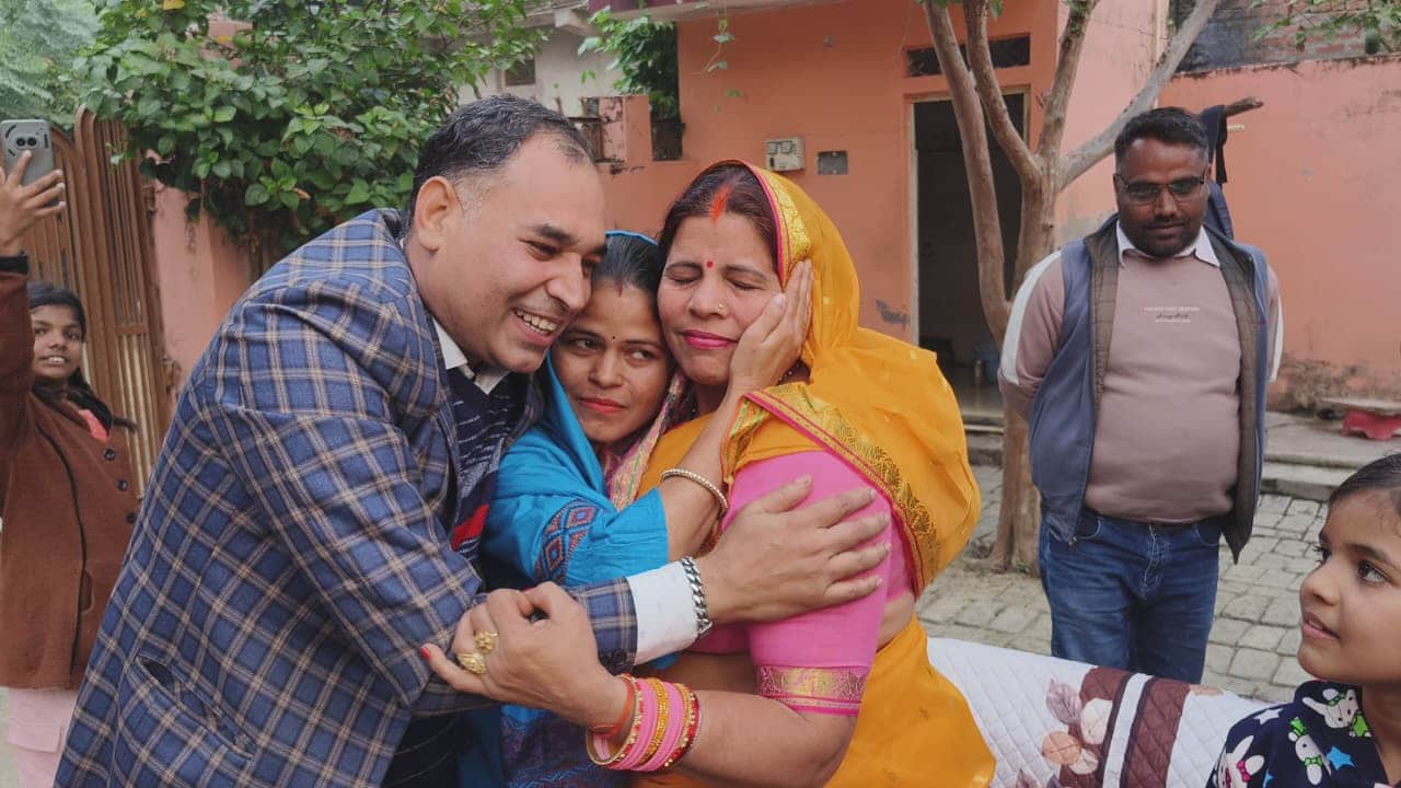 IPL 2026: Prashant's parents burst into tears of joy as his name was announced