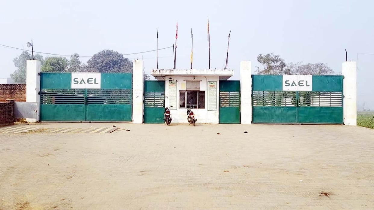Income tax raid on Sale Agri Commodities rice mill in Shahjahanpur