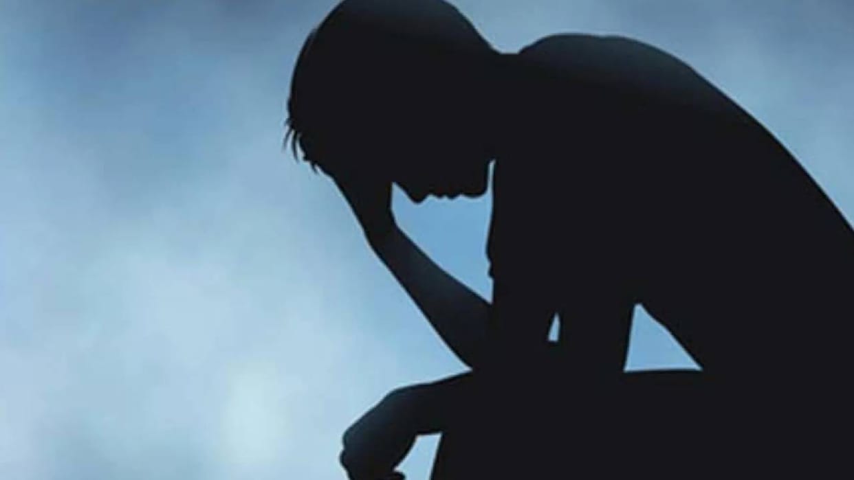 Lucknow: Distressed by his parents' daily arguments, a young man set himself on fire in front of a police stat