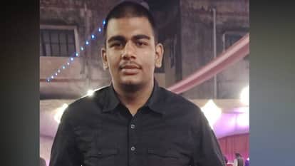 10th grade student hanged himself after being scolded by his family for using his mobile phone In Lucknow