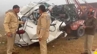 road accident in Unnao: Car overturns in fog on expressway, four dead