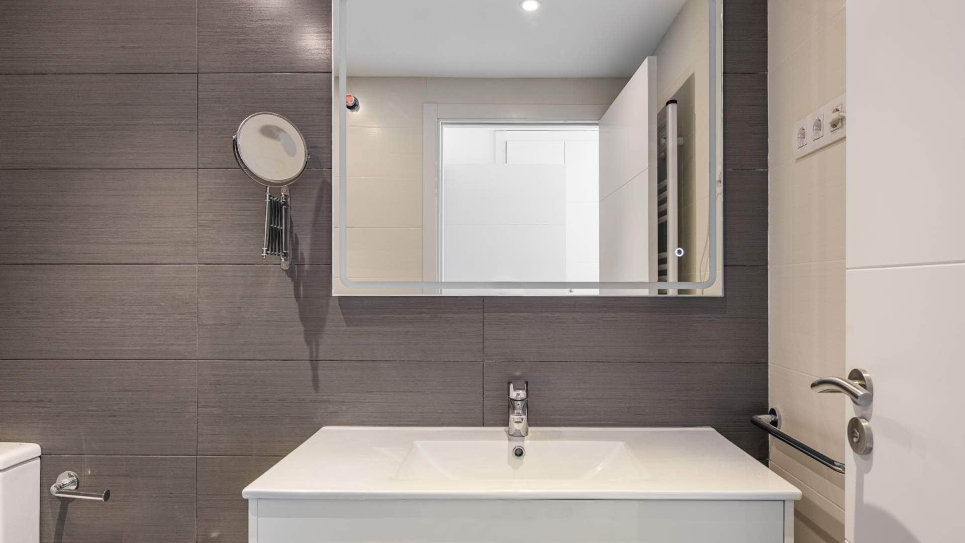 Vastu tips for bathroom mirror right direction and place to maintain peace and happiness in the home