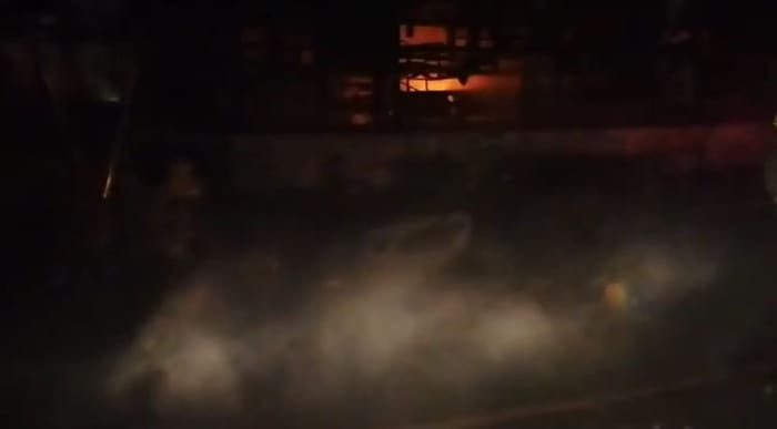 mathura horrific accident at yamuna expressway four passengers burnt alive Dead 25 injured