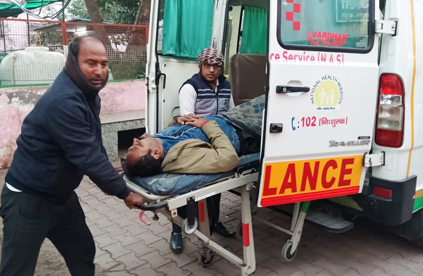 Yamuna Expressway accident Morning Alert Sparks Chaos as 43 Injured Rush to Hospital