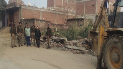 Kanpur: Bulldozers roared into action in Taudhakpur, clearing land worth Rs 5.5 crore