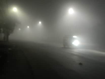 Dense Fog Engulfs Bijnor, Visibility Drops Below 2 Meters, Traffic Affected