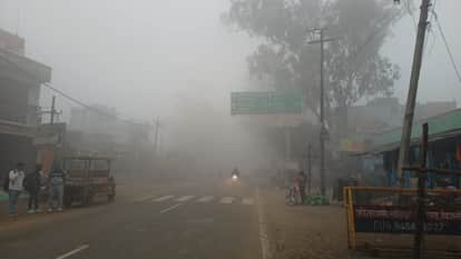 Dense Fog Engulfs Bijnor, Visibility Drops Below 2 Meters, Traffic Affected