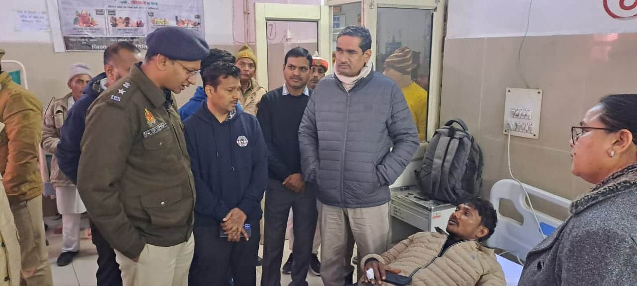 Yamuna Expressway accident Morning Alert Sparks Chaos as 43 Injured Rush to Hospital