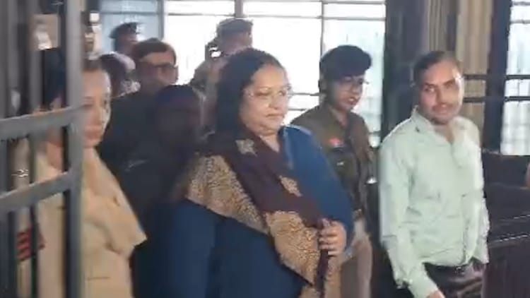 छत्तीसगढ़ शराब घोटाला केस: ईडी ने सौम्या चौरसिया को स्पेशल कोर्ट में किया पेश