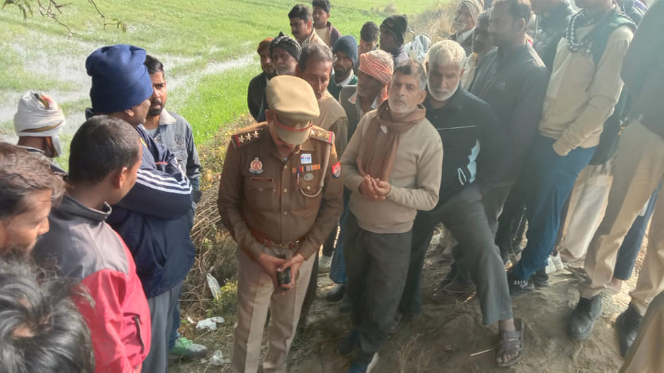 Auraiya: Body of middle-aged man found in a field near a canal; police launch investigation