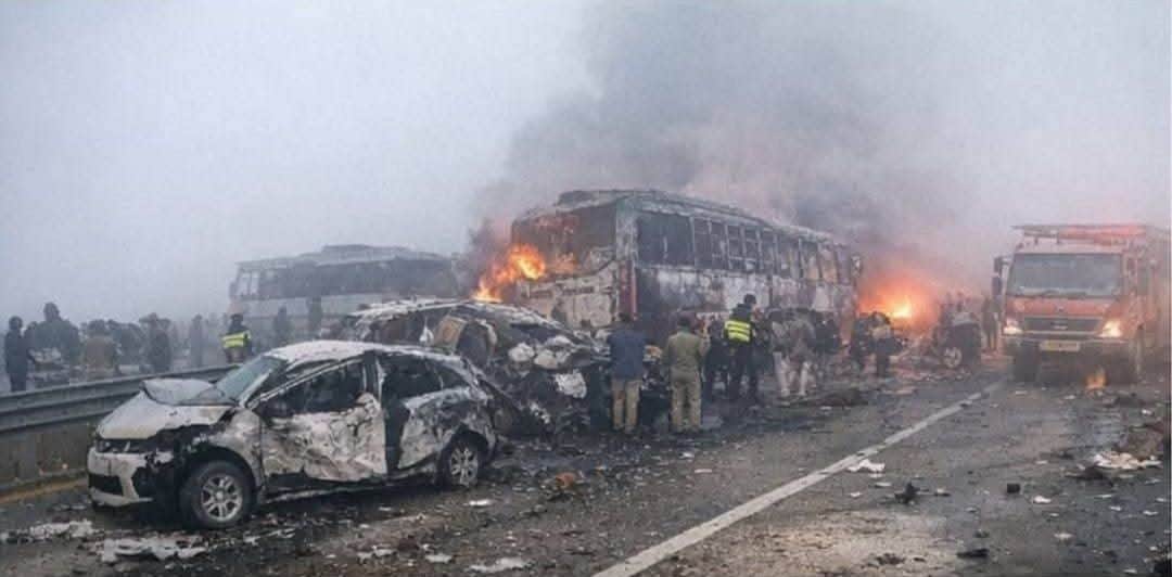 20 missing in horrific accident on Yamuna Expressway