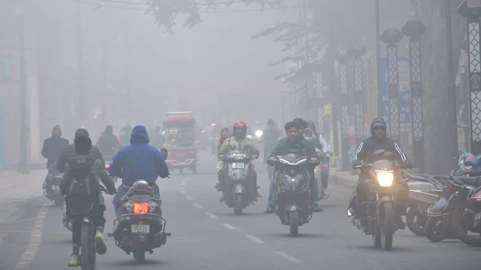 cold intensifies due fog, life comes to standstill,Trains are running hours late, Moradabad DM issues alert