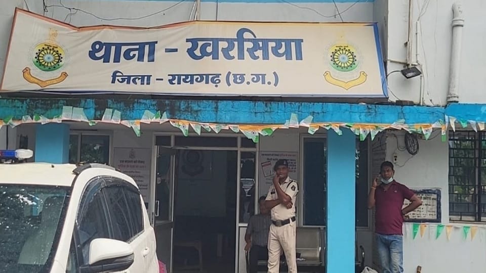 Thieves stole two lakh rupees from the scooter's storage compartment and fled