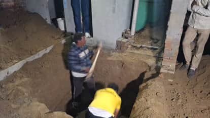 UP Crime News Father Killed Wife and Two Daughter Buries Body in Shamli News in Hindi