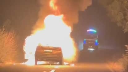 Moving car caught fire Chola police saved lives while on patrol