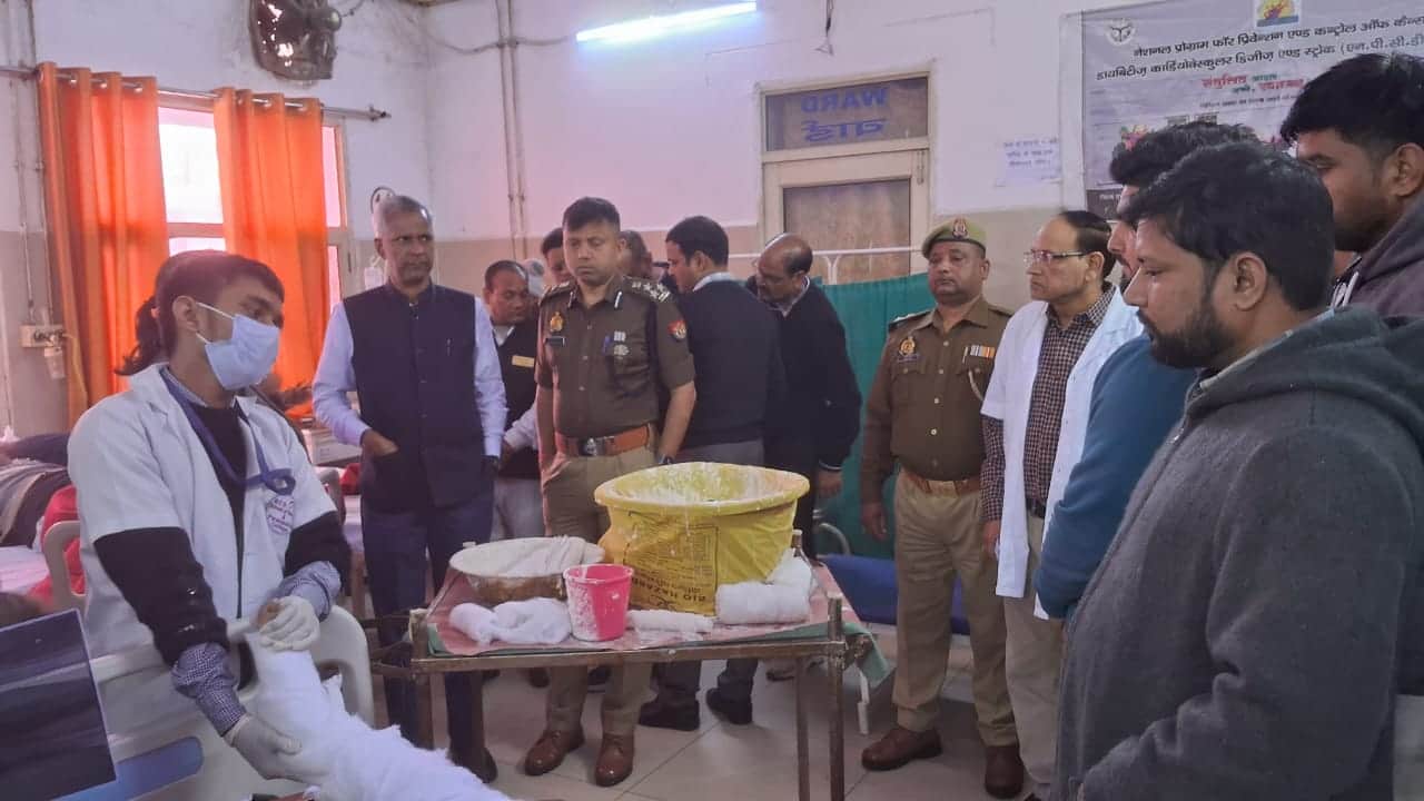 Yamuna Expressway accident Morning Alert Sparks Chaos as 43 Injured Rush to Hospital