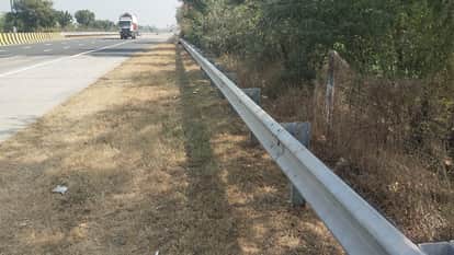 Broken Fencing and Missing Fog Lights Raise Accident Risk on Yamuna Expressway