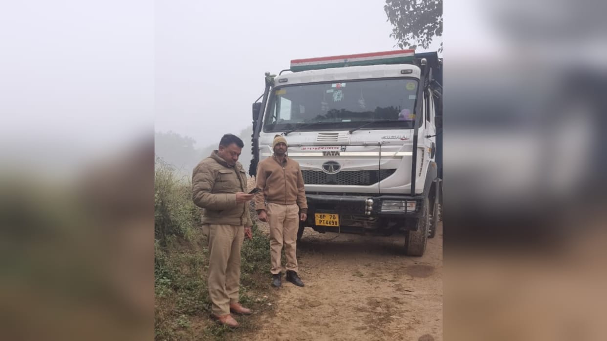 Student crushed to death by a dumper; accident occurred due to dense fog; high school student