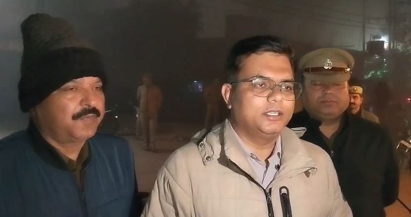 Etah Police Action Under Car O Bar Operation 222 Booked for Drinking in Public Places