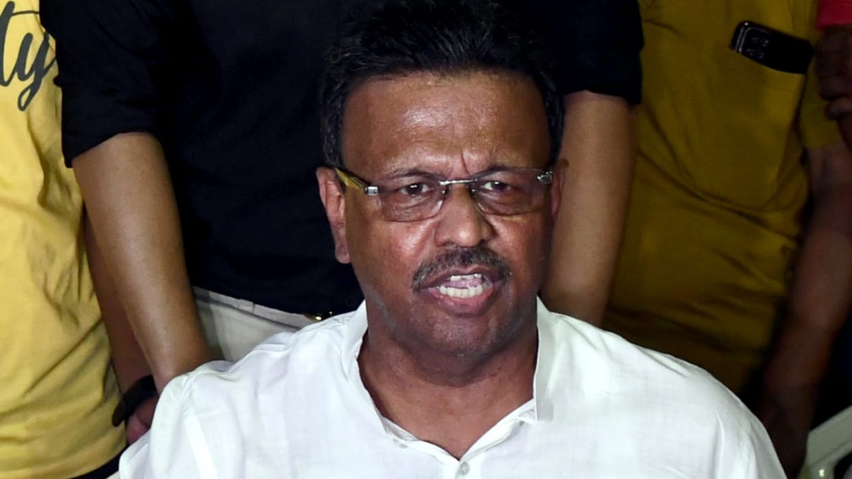 kolkata mini pakistan row mayor firhad hakim threatens to resign from KMC House TMC BJP