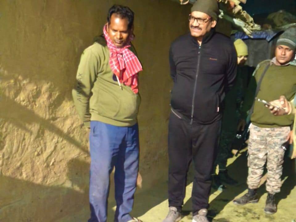 गोलीकांड की जांच में जुटी पुलिस।