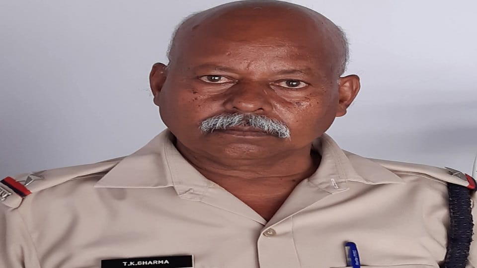 An Assistant Sub Inspector died of a heart attack plunging his family into grief in Jagdalpur