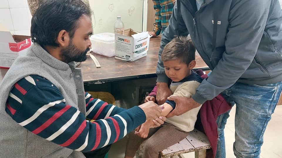 Yamuna Expressway accident mother sacrifice threw children out of burning bus painful story