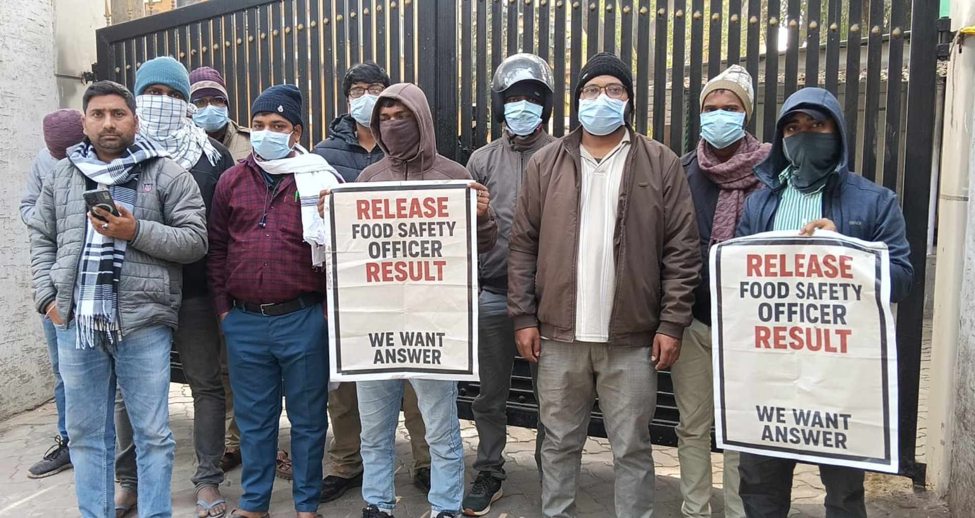 जेपीएससी के खिलाफ अभ्यर्थियों का सत्याग्रह