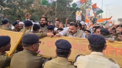 Congress protests in Chhattisgarh over the National Herald verdict Congress workers take to the streets in sev
