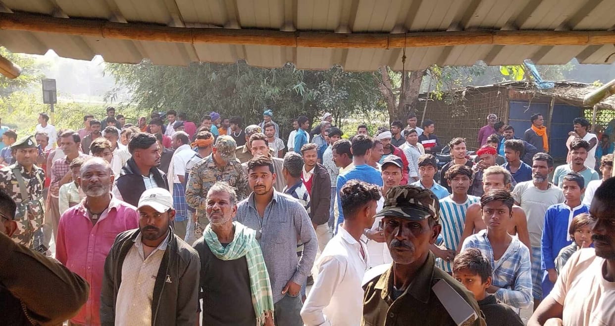 forbesganj araria csp daylight armed robbery firing baba chowk