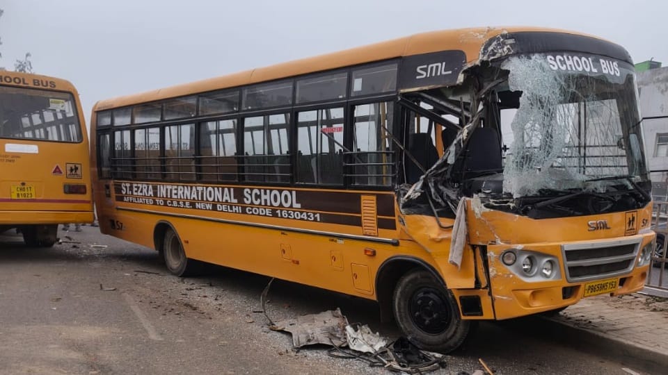 Two school buses collided on Kharar-Kurali highway due to fog
