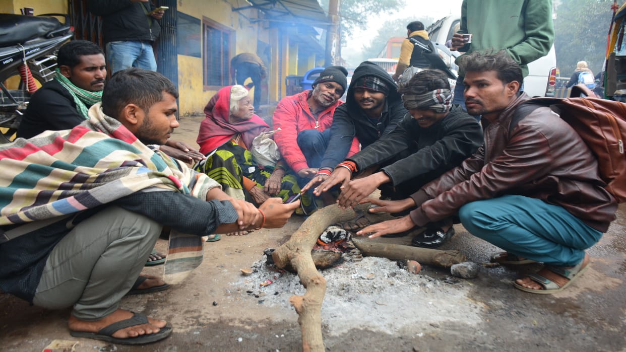 Prayagraj Weather The sun was not visible throughout the day, people shivered in their homes