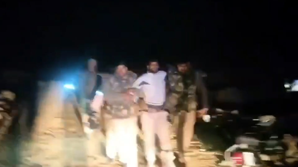Hardoi: Notorious cattle smuggler injured in police firing after stealing a motorcycle