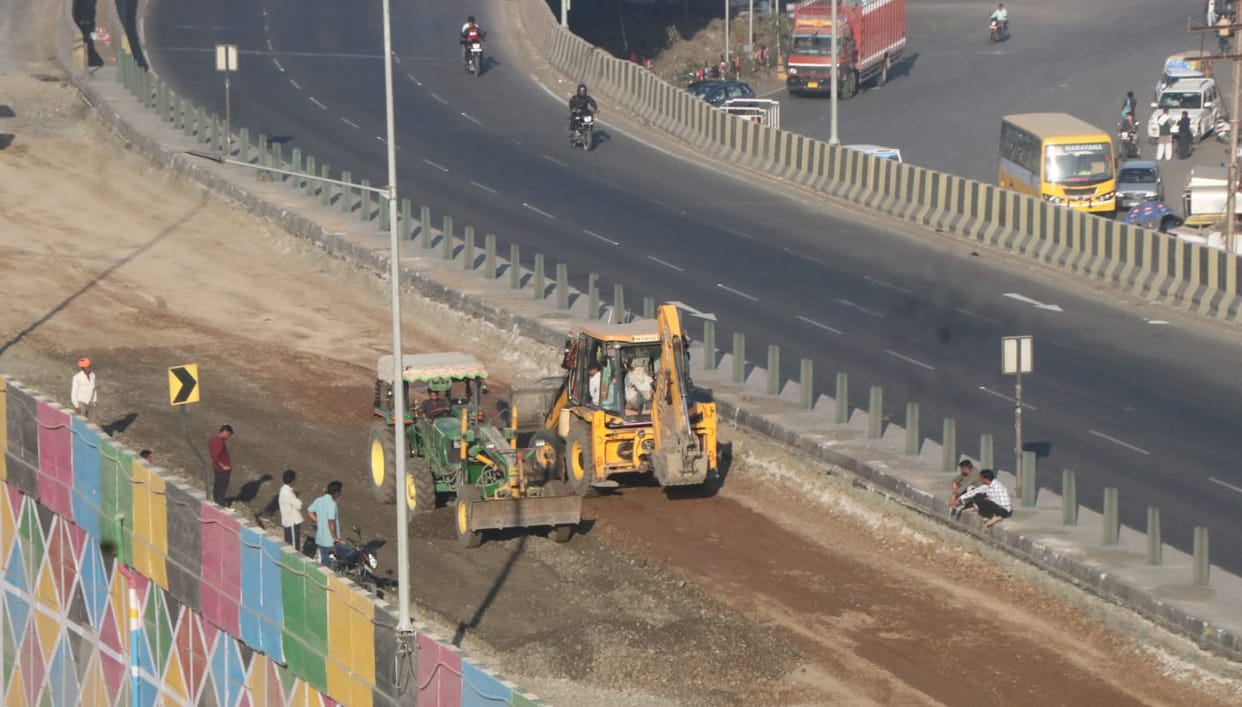 Indore: The ribbon was cut 11 months ago, and within four months, the road began to crumble; corruption threat