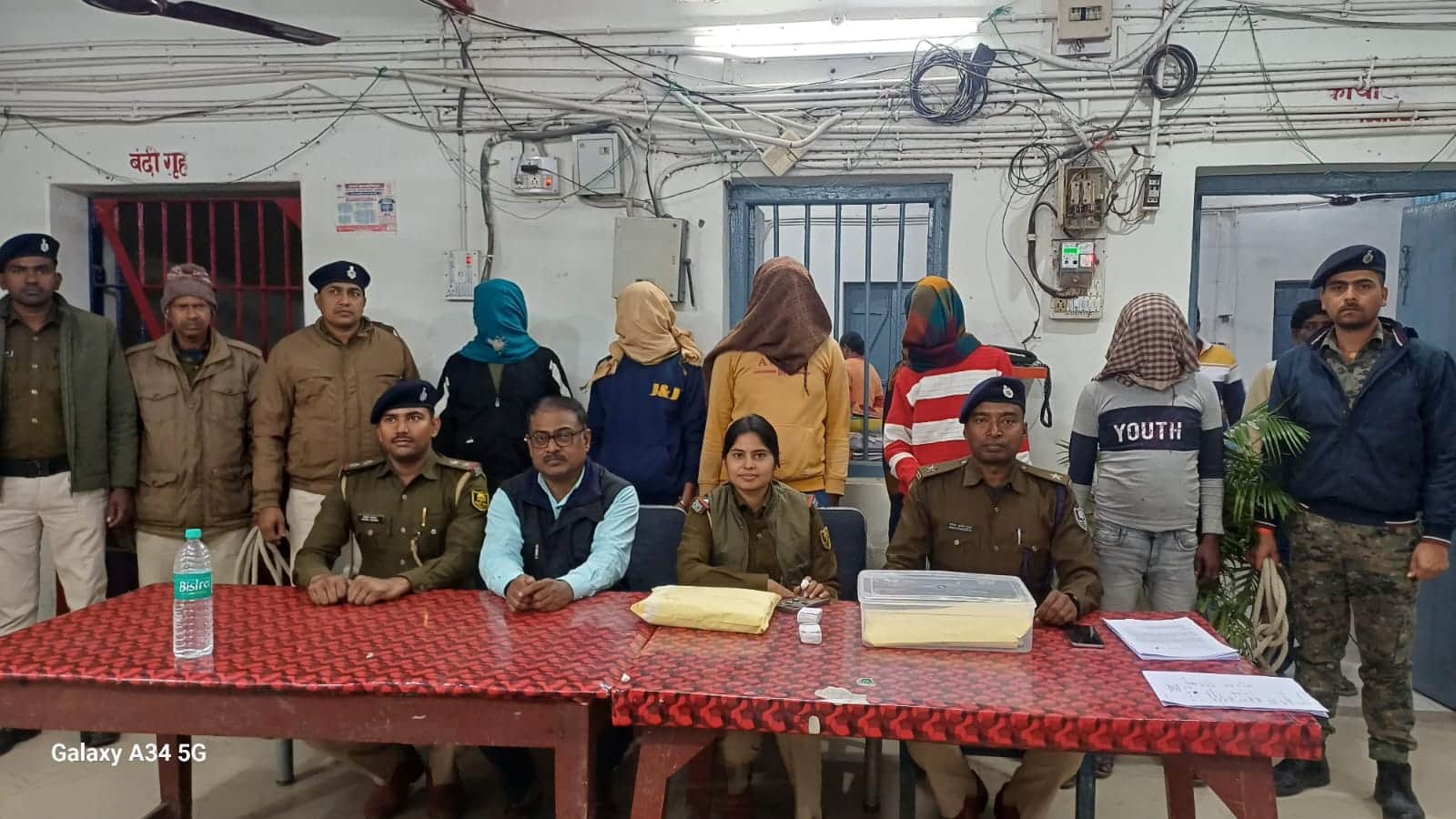 स्मैक तस्करी से जुड़े एक अंतरराज्यीय गिरोह का भंडाफोड़ हुआ।