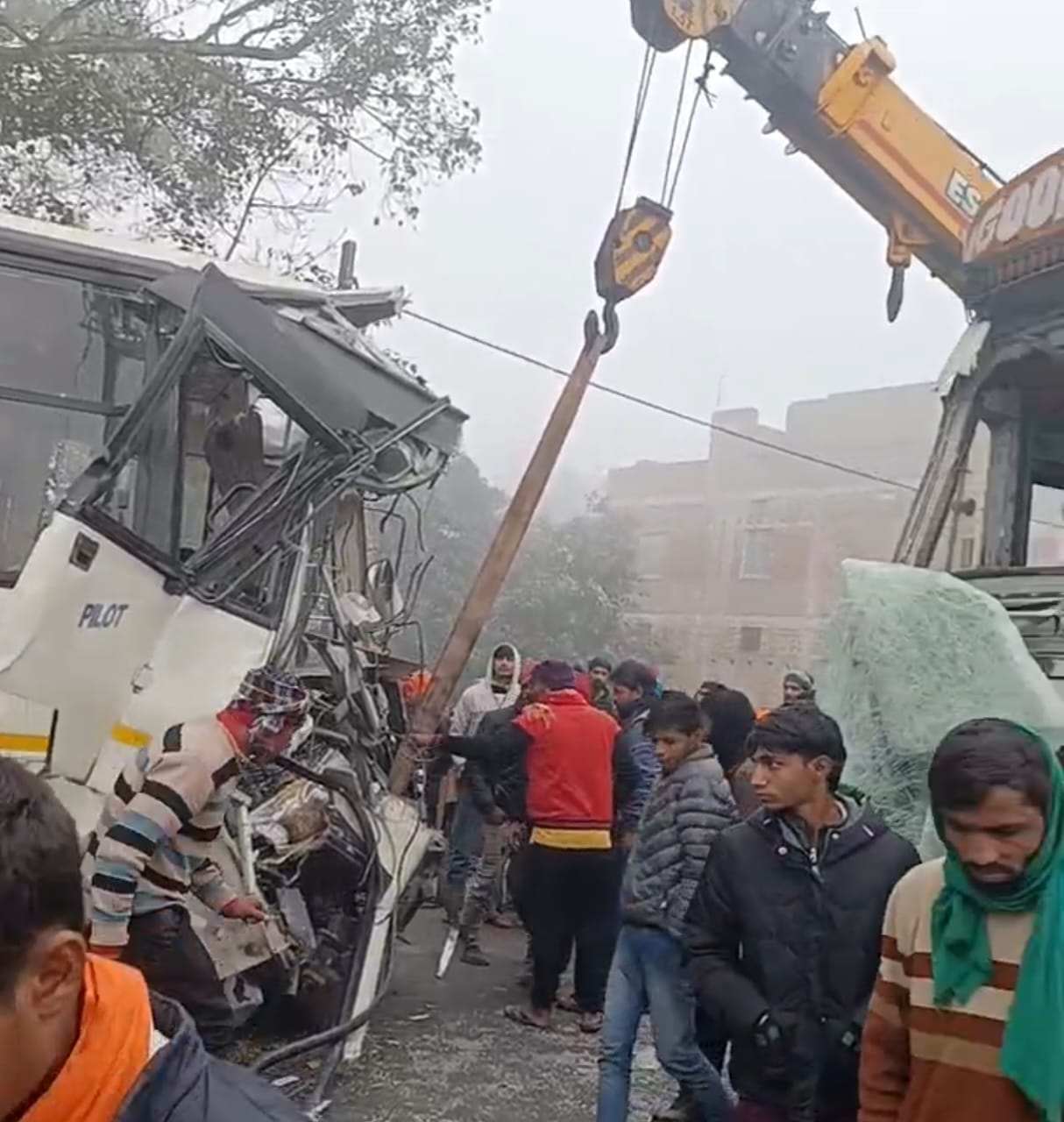 Bihar News: Road accident in Gopalganj district amid severe cold, one dead, several injured, treatment underwa