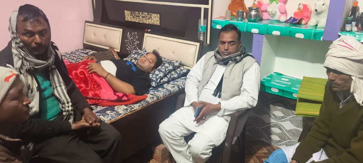 Shikohabad resident Shailendra narrated his ordeal of the Yamuna Expressway accident
